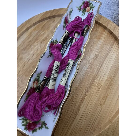 Huge 500 Lot of DMC Embroidery Floss Skeins Cross Stitch Thread NIP #01-3000s*** - Picture 6 of 14